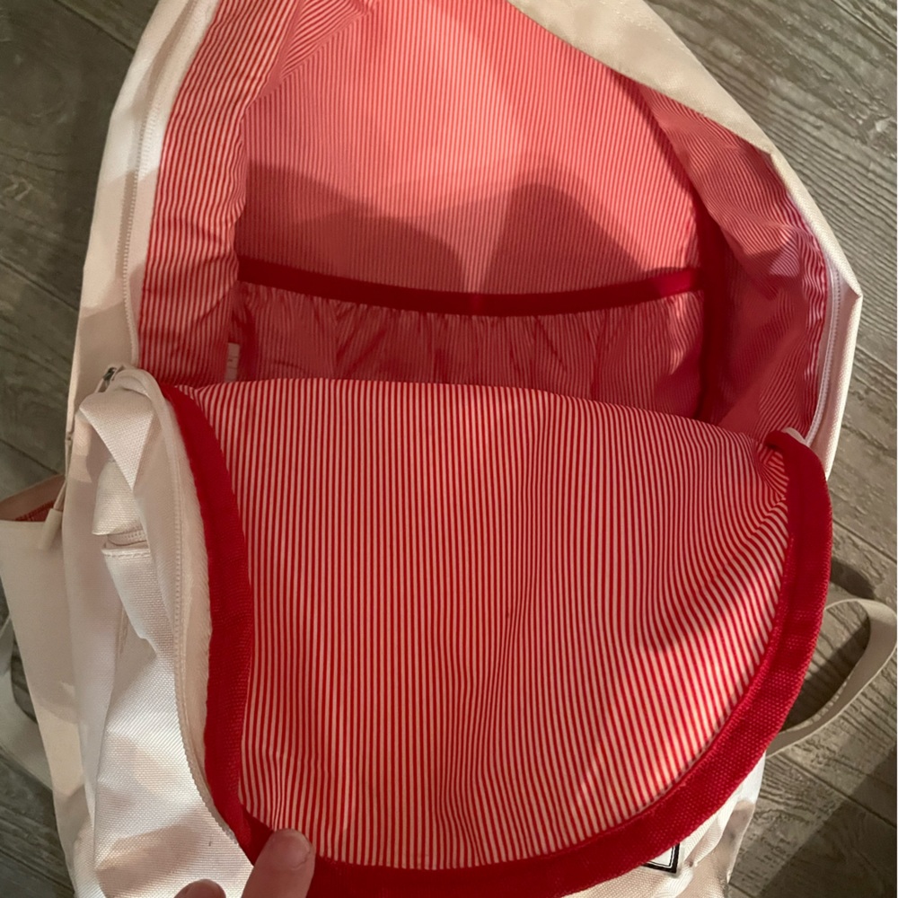Herschel Backpack - Picture 3 of 4